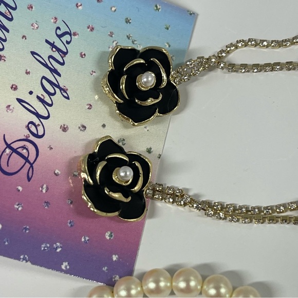 SUPER SALE CAMELLIA & CRYSTAL EARRINGS & BRACELET - Picture 6 of 8